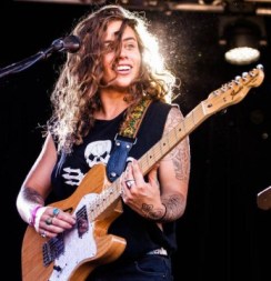 Tash Sultana (Photo by Alicia Fox)_0